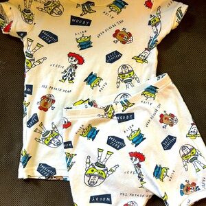 Gap Pixar Toy Story pajamas sz 5